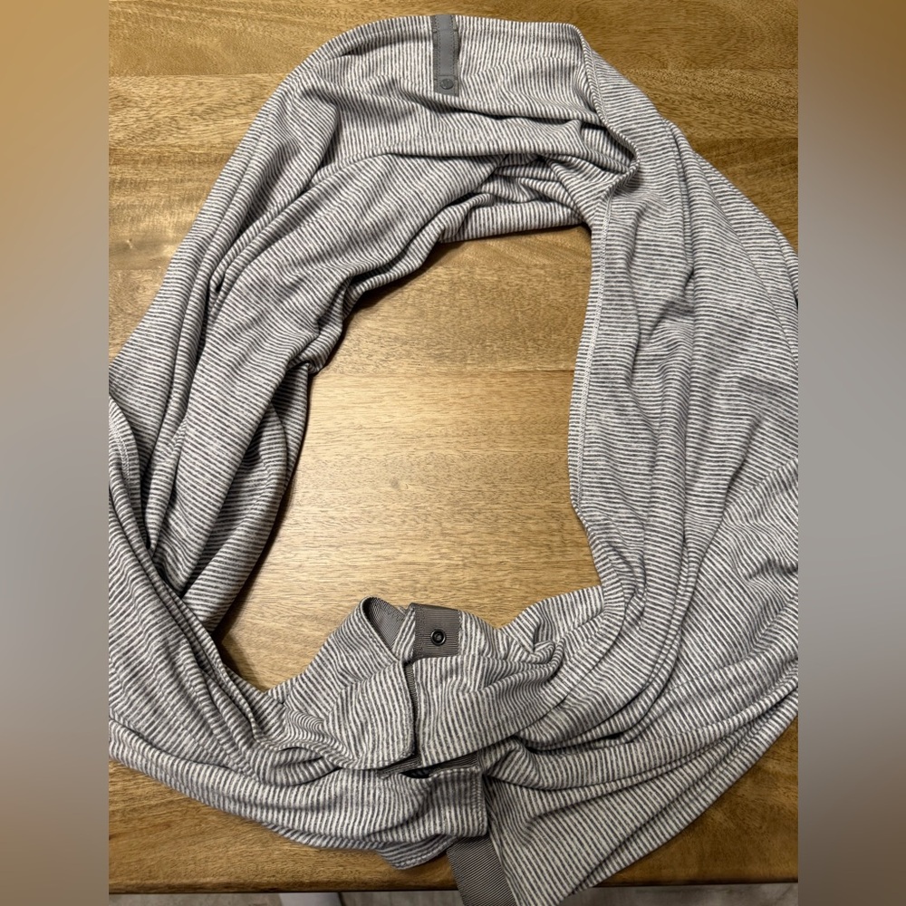 Lululemon convertible scarf